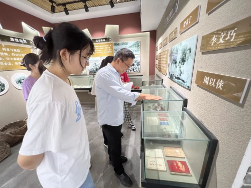 beat365英国官网网站建筑学院开展暑期“三下乡” ，乡村文化墙调研及优化提升设计活动